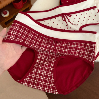 Djevojčice pamukaste pletene gaćice, prozračne i antibakterijske; glavni materijal: pamuk; podstava: pamuk; uzorak: jednostavan s slovima