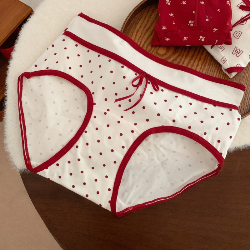 Djevojčice pamukaste pletene gaćice, prozračne i antibakterijske; glavni materijal: pamuk; podstava: pamuk; uzorak: jednostavan s slovima