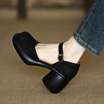 Pantofi femei Mary Jane, vârf rotund, supra velur, curea cu cataramă, toc gros și talpă din cauciuc