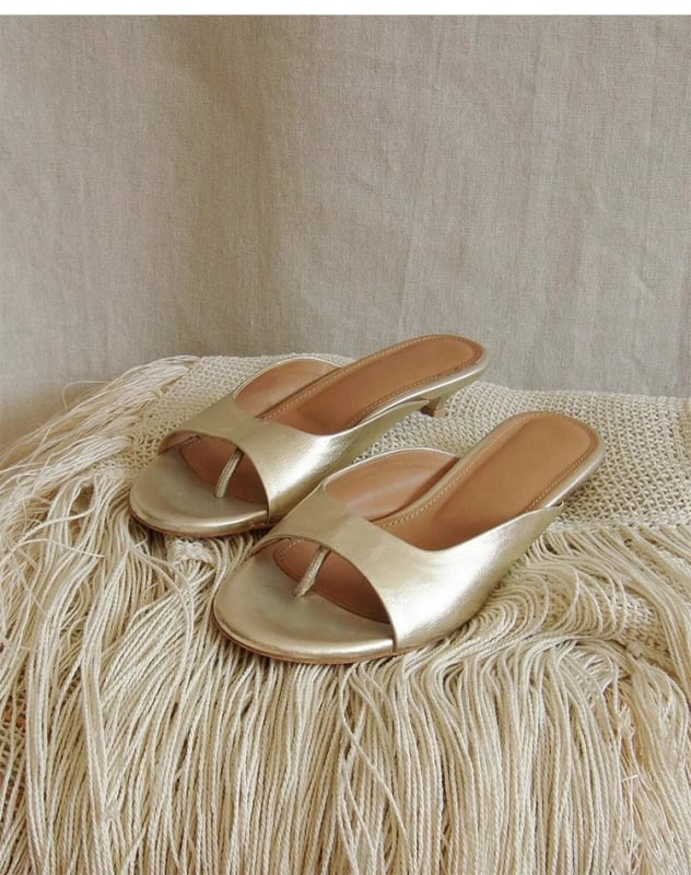 Női koreai stílusú kitten-heel szandálok, valódi bőr, kerek orrú, nyitott lábujjak