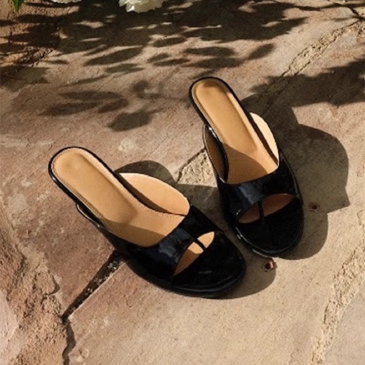 Női koreai stílusú kitten-heel szandálok, valódi bőr, kerek orrú, nyitott lábujjak