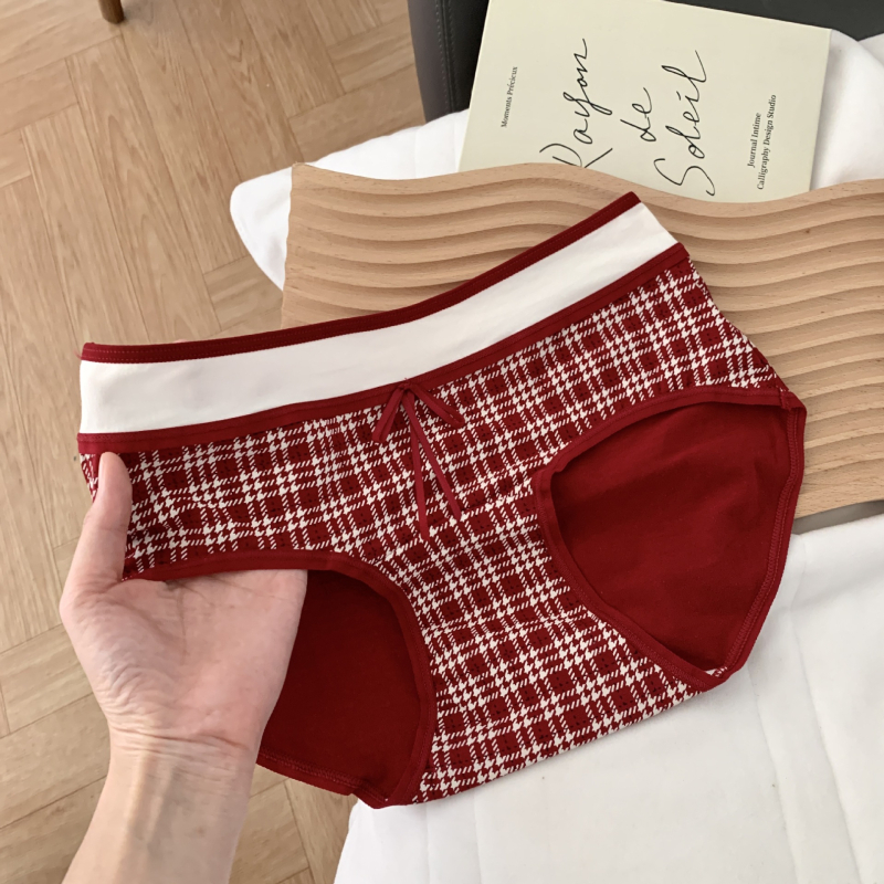 Ženske pamukaste gaćice, srednji pojas, pleteni materijal, 95–100% pamuk