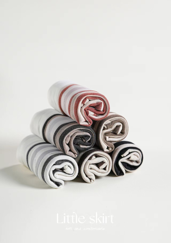 Női seamless középmagasságú alsónemű zebra mintával, poliészter anyag, antibakteriális, 100% pamut bélés.