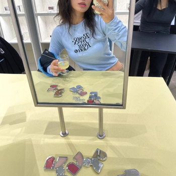 Hímzett betűkkel díszített kapucnis kötött pulóver, hajlított szegélyekkel, karcsúsított szabás, hosszú ujjú, kerek nyakú, őszi 2024, japán-koreai lazább stílus