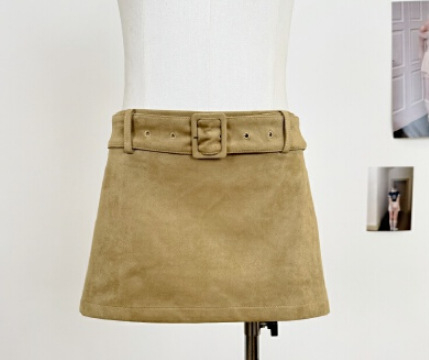 Geometriai rombusz mintás kötött pulóver kapucnival, reveres gallérral, poliészter keverék