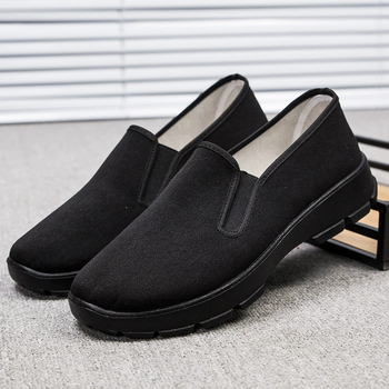 Férfi mindennapi cipő: légáteresztő hálós felsőrész, alacsony profil, kerek orr, csúszásmentes injektált műanyag talp, textilbélés