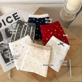 Dievčenské bavlnené boxerkové nohavičky s kvetinovým vzorom, antibakteriálne, priedušné, rýchloschnúce; vysoký pás; hlavná látka 90–95% bavlna; výstelka v rozkroku 100% bavlna