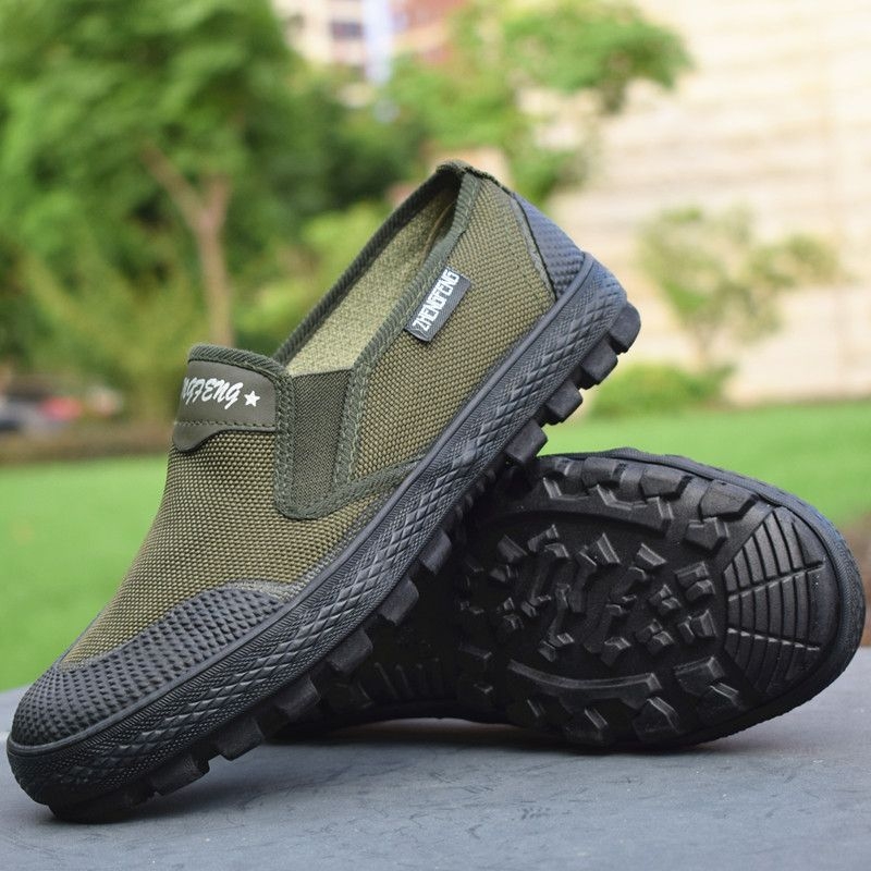 Flats s okruglim vrhom, platnena gornja, gumena potplat, niski pet 1–3 cm, sintetička podstava