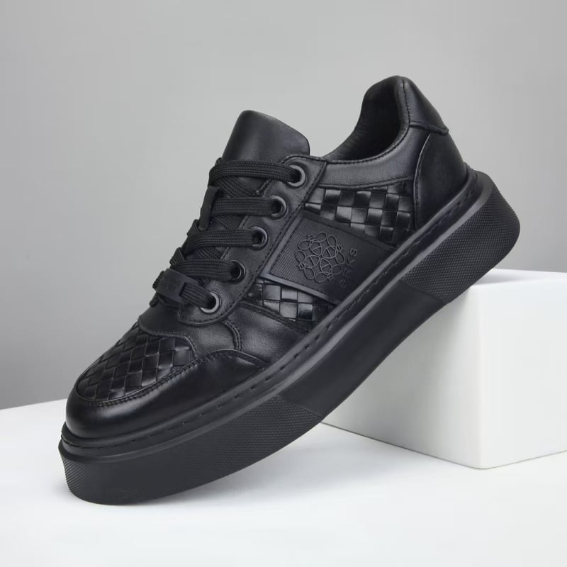 Platformcipő vastag talppal, felsőrész első réteg marhabőrből, belső réteg első réteg disznó bőrből, fűzővel záródó