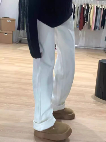 Дънкови джинси, прави крачоли, висока талия, подплатени полар, плътен деним с 50–70% памук и под 30% полиестер