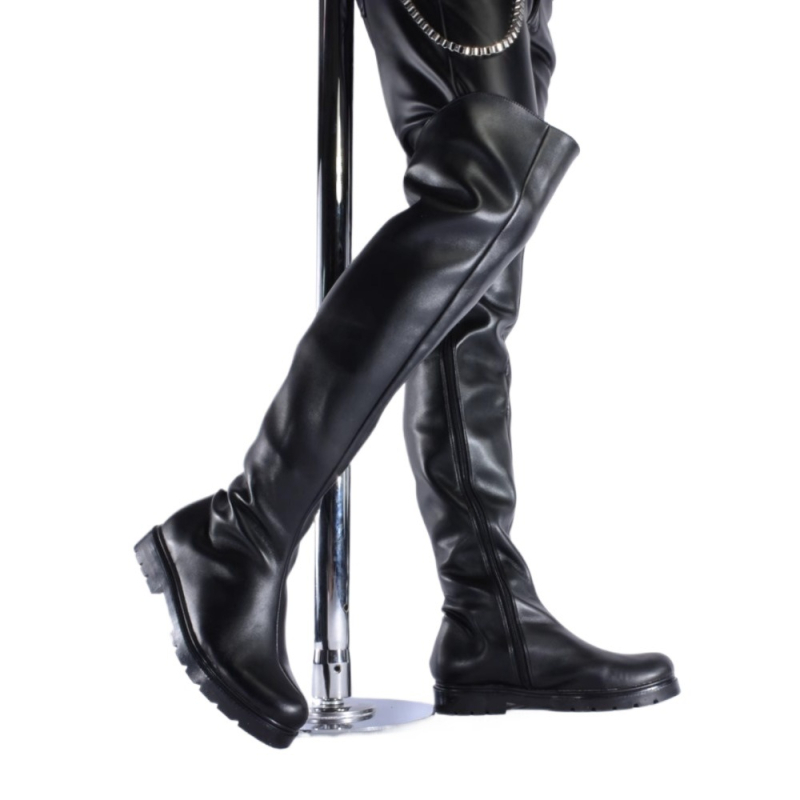 Martin csizmák térd fölötti, felsőrésze kétoldalas borjúbőrből, kerek orr, vastag sarok 3–5 cm, gumitalp