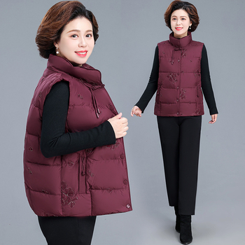 Памучна жилетка с качулка, къса дължина, стоечна яка, цип.