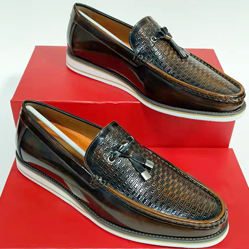 Loafers od kože prvog sloja teleće kože, okruglog vrha, niski potplat 1–3 cm, ulošak PU