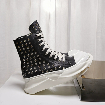 Martin csizmák magasszárúak, valódi marhabőrből, oldalsó cipzárral, gumitalppal, középmagas sarok 3–5 cm