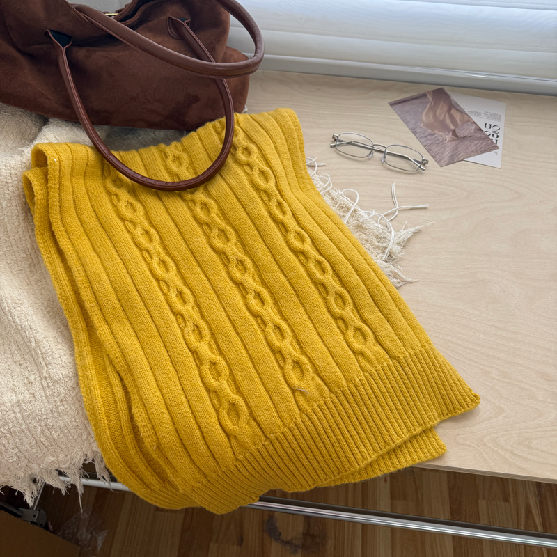 Шал от вълнена смес, плътно тъкане, топли през зимата