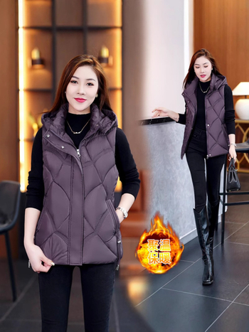 Дамска памучна жилетка с качулка, пух-памучно напълване, полиестер 95%+, цип, зима 2024