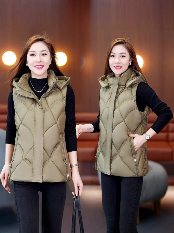 Дамска памучна жилетка с качулка, пух-памучно напълване, полиестер 95%+, цип, зима 2024