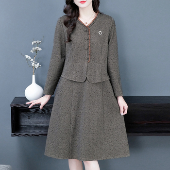 Ruha, imitált gyapjúhatású anyagból, poliészter 90–95%, hossz 99 cm, semleges stílus, utazáshoz, vasalásmentes