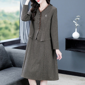 Ruha, imitált gyapjúhatású anyagból, poliészter 90–95%, hossz 99 cm, semleges stílus, utazáshoz, vasalásmentes