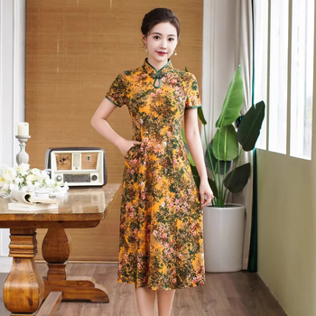 Haljina inspirirana Qipao od konopnine, midi duljina, slobodan kroj, dugo rukavi, visok ovratnik, gradski stil