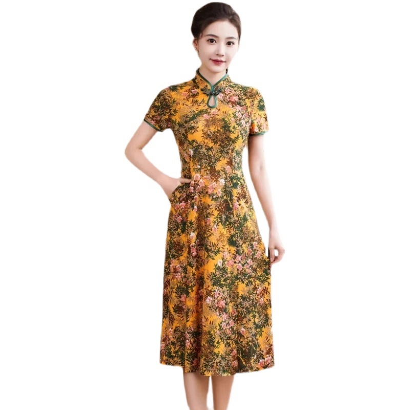Haljina inspirirana Qipao od konopnine, midi duljina, slobodan kroj, dugo rukavi, visok ovratnik, gradski stil