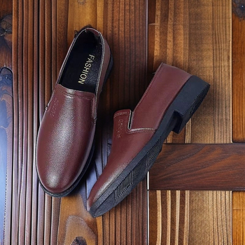 Férfi bőrcipő, PU felsőrész, műanyag talp, kerek orr, alacsony felső rész, lélegző és csúszásmentes, casual stílus, téli 2022