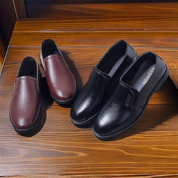 Férfi bőrcipő, PU felsőrész, műanyag talp, kerek orr, alacsony felső rész, lélegző és csúszásmentes, casual stílus, téli 2022