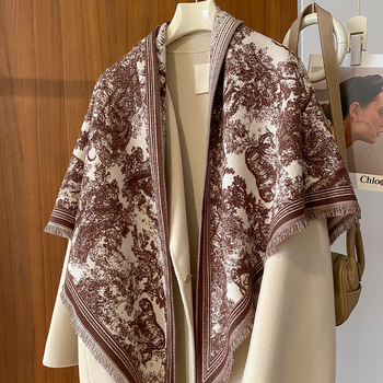 Триъгълен шал, полиестерна тъкане, warp-knit, запазва топлината през зимата