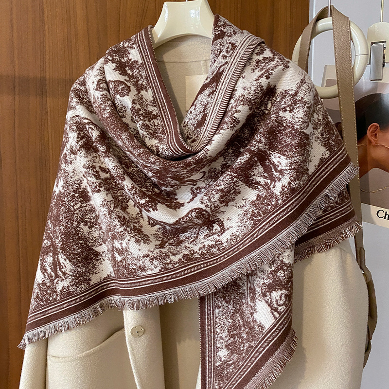 Триъгълен шал, полиестерна тъкане, warp-knit, запазва топлината през зимата