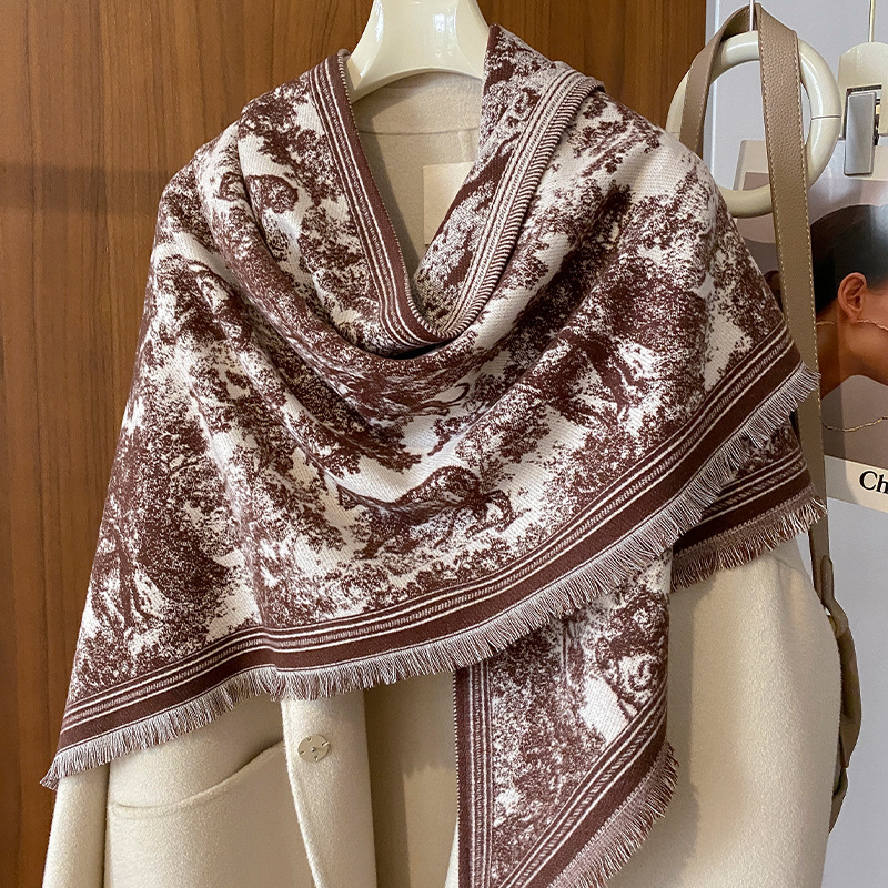 Триъгълен шал, полиестерна тъкане, warp-knit, запазва топлината през зимата