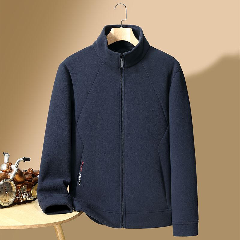 Romon/Luomo férfi kapucnis polárdzseki állig érő gallérral, pamut anyagból, közepes vastagságú, standard modell