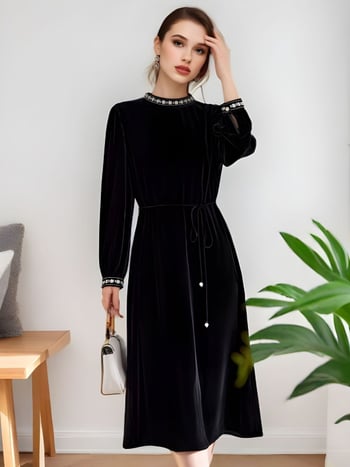 Patchwork haljina od svile velur, mulberry svila paneli, okrugli ovratnik, dugi rukavi, srednja duljina, A-linija, elegantan gradski stil, proljeće 2026