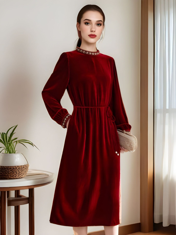 Patchwork haljina od svile velur, mulberry svila paneli, okrugli ovratnik, dugi rukavi, srednja duljina, A-linija, elegantan gradski stil, proljeće 2026
