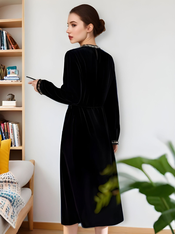 Patchwork haljina od svile velur, mulberry svila paneli, okrugli ovratnik, dugi rukavi, srednja duljina, A-linija, elegantan gradski stil, proljeće 2026