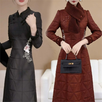 Haljina u stilu cheongsam s izvezenim poliesterom, ovratnik sa šalom, srednje duga A-linija, dugi rukavi, jesen-zima 2025