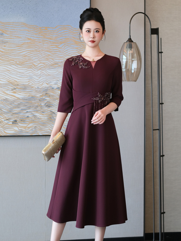 Haljina za tastu za svadbeni banket, jesen 2025, Micro-elastic Worsted Fine Twill tkanina, Poliester >95%, Spandex <30%, srednja duljina