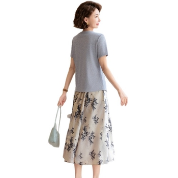 Kétrészes ruha szett rövid ujjú, kínai stílus, karcsú szabás, poliészter–elasztán