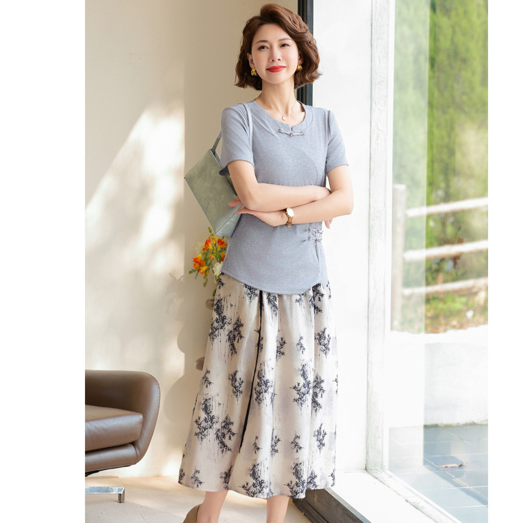 Kétrészes ruha szett rövid ujjú, kínai stílus, karcsú szabás, poliészter–elasztán