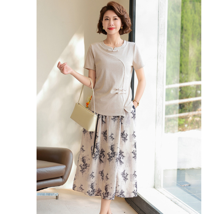 Kétrészes ruha szett rövid ujjú, kínai stílus, karcsú szabás, poliészter–elasztán