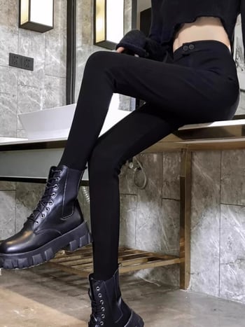 Дамски дънки с висока талия, тесен силует, къси крачоли, еластична долна част (Материя: корейски памук; Вискоза 70–80%; Нейлон <30%)