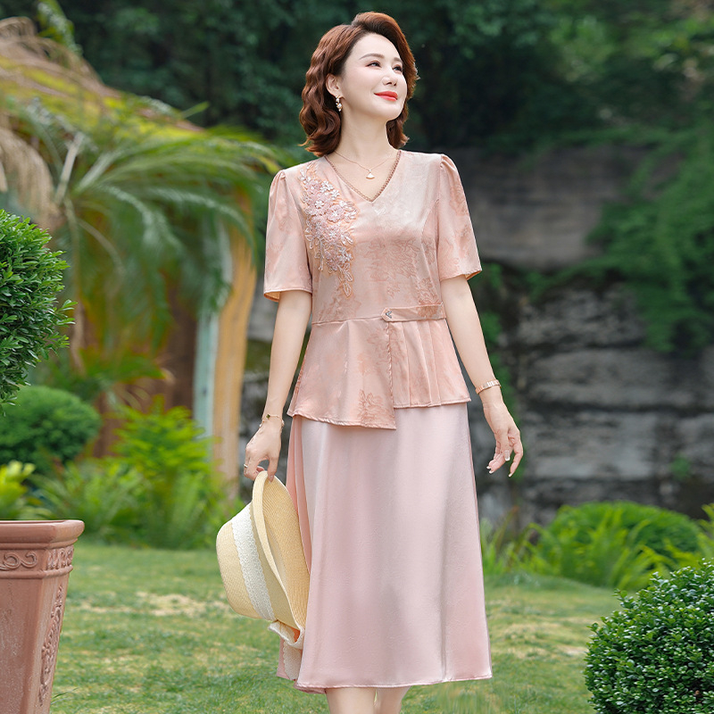 Rövid ujjú ruha, virágmintás, hasi fedő és karcsúsító hatás, közepes hosszúságú, poliészter 95%+