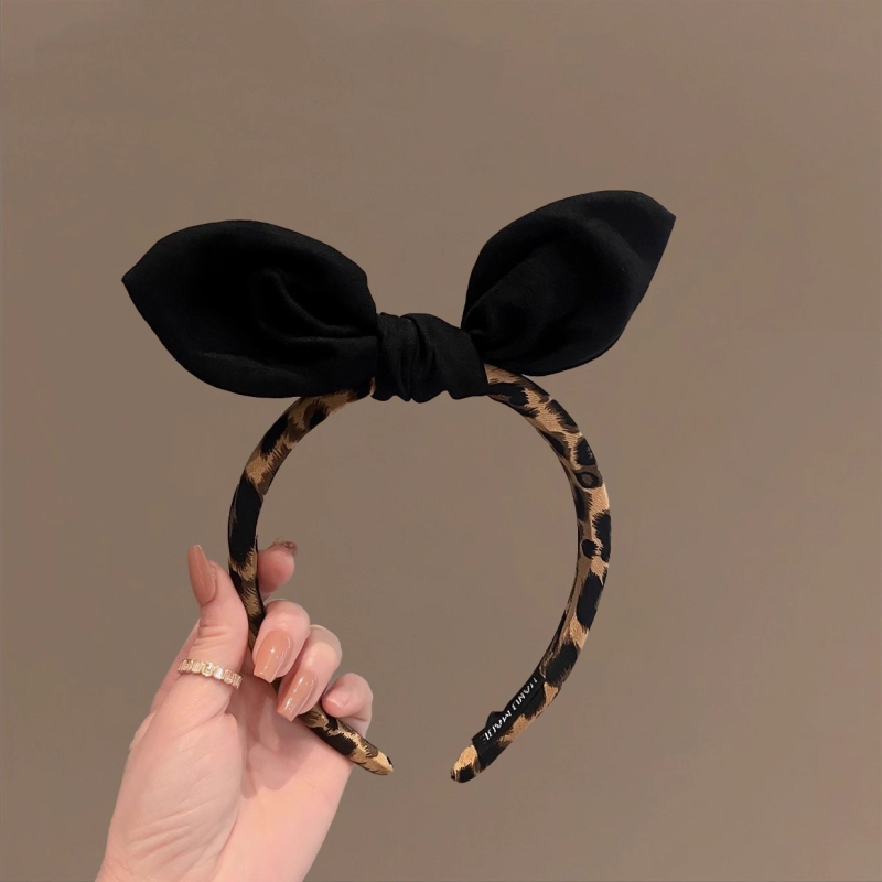 Hajpánt masnival – kevert anyagok, kézzel készített, 2025 tavasza, pásztor stílus, friss és édes