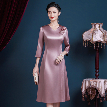 Cheongsam ruha, dombornyomott poliészterből, 108 cm hosszú, elegáns esküvői és formális eseményekre