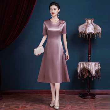 Cheongsam ruha, dombornyomott poliészterből, 108 cm hosszú, elegáns esküvői és formális eseményekre