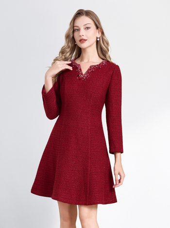 Chanel-stílusú gyöngyös hosszú ujjú midi ruha, poliészter 80–90%, elegáns hétköznapi stílus