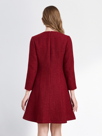 Chanel-stílusú gyöngyös hosszú ujjú midi ruha, poliészter 80–90%, elegáns hétköznapi stílus