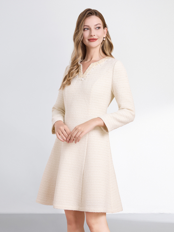 Chanel-stílusú gyöngyös hosszú ujjú midi ruha, poliészter 80–90%, elegáns hétköznapi stílus