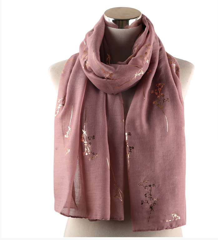 Női sál aranyozott ág mintával — poliészter; sima szövés; nyomtatás; dekoráció; geometriai mintázat