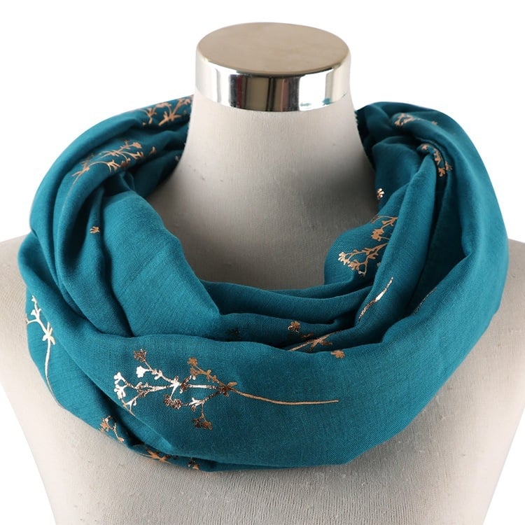 Női sál aranyozott ág mintával — poliészter; sima szövés; nyomtatás; dekoráció; geometriai mintázat