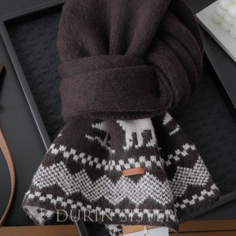 Шал от вълнен бленд с жакардов модел Fair Isle, плетен по warp техника, зимен топъл аксесоар